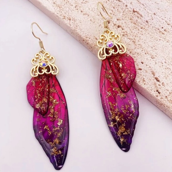“Butterfly Wings” Ornate Cap Red Ombre Layer Gold Flake Fleck Translucent Dangle - Picture 1 of 3
